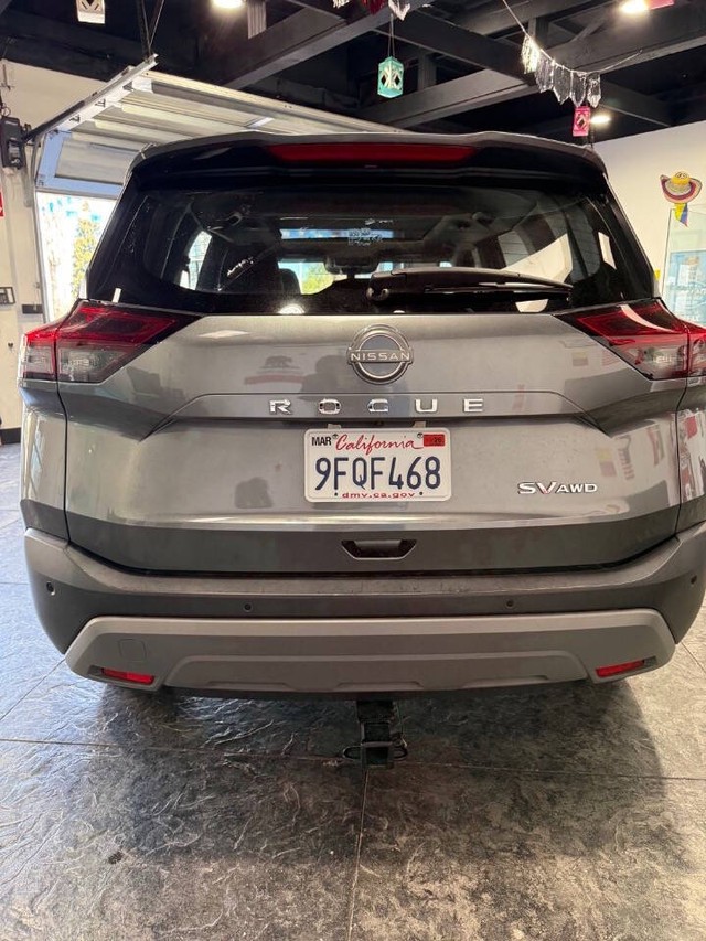 Nissan Rogue Vehicle Full-screen Gallery Image 27