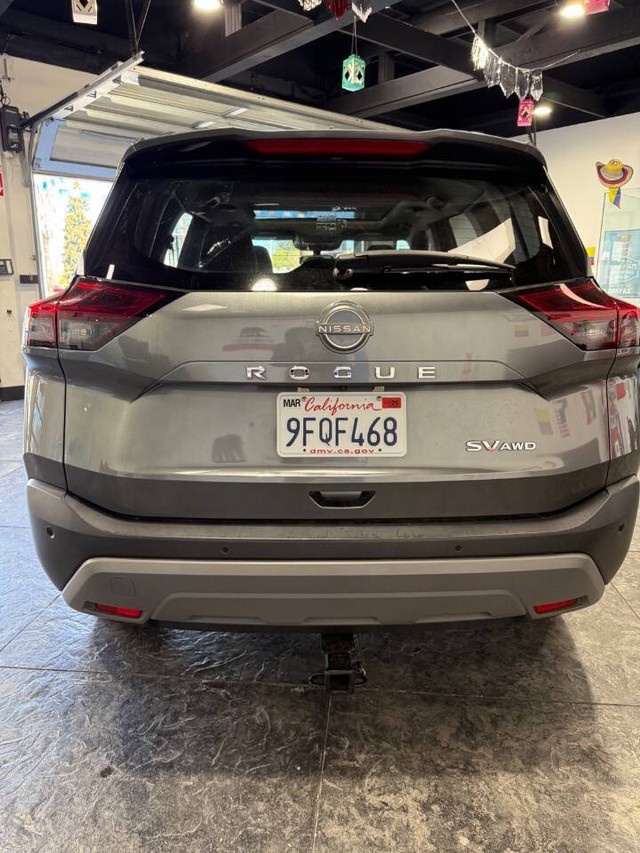 Nissan Rogue Vehicle Full-screen Gallery Image 28