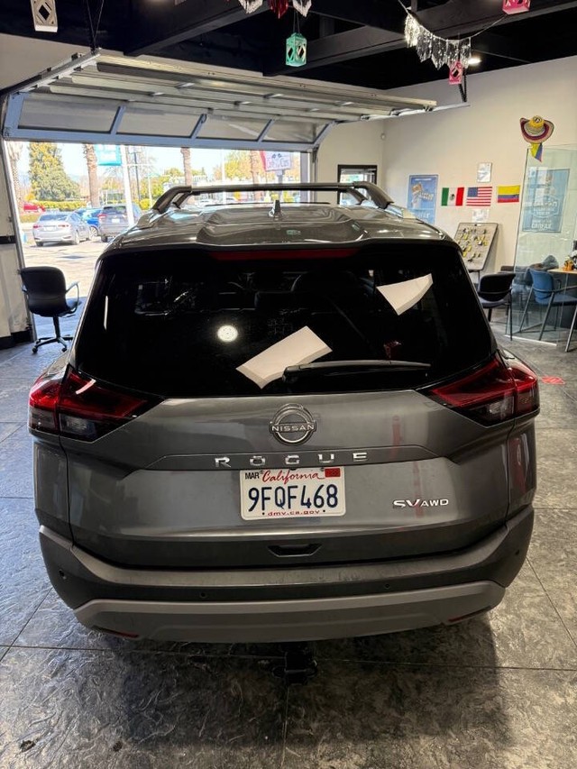 Nissan Rogue Vehicle Full-screen Gallery Image 30