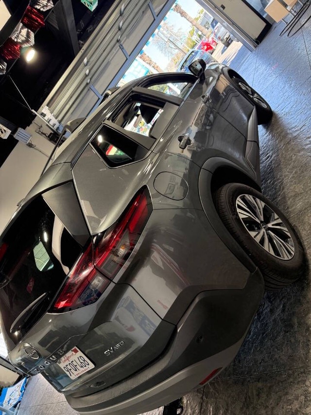 Nissan Rogue Vehicle Full-screen Gallery Image 34