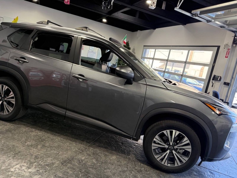 Nissan Rogue Vehicle Full-screen Gallery Image 46