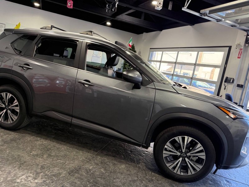 Nissan Rogue Vehicle Full-screen Gallery Image 47