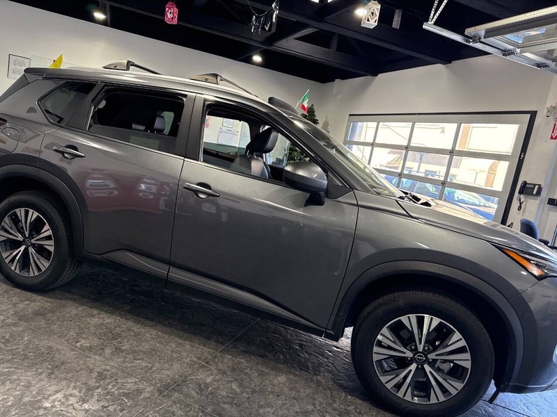 Nissan Rogue Vehicle Full-screen Gallery Image 48