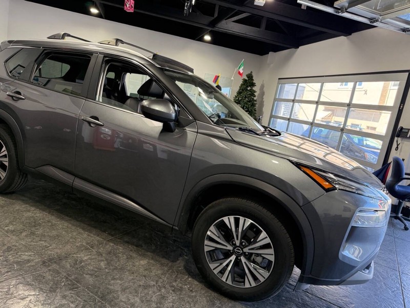 Nissan Rogue Vehicle Full-screen Gallery Image 49