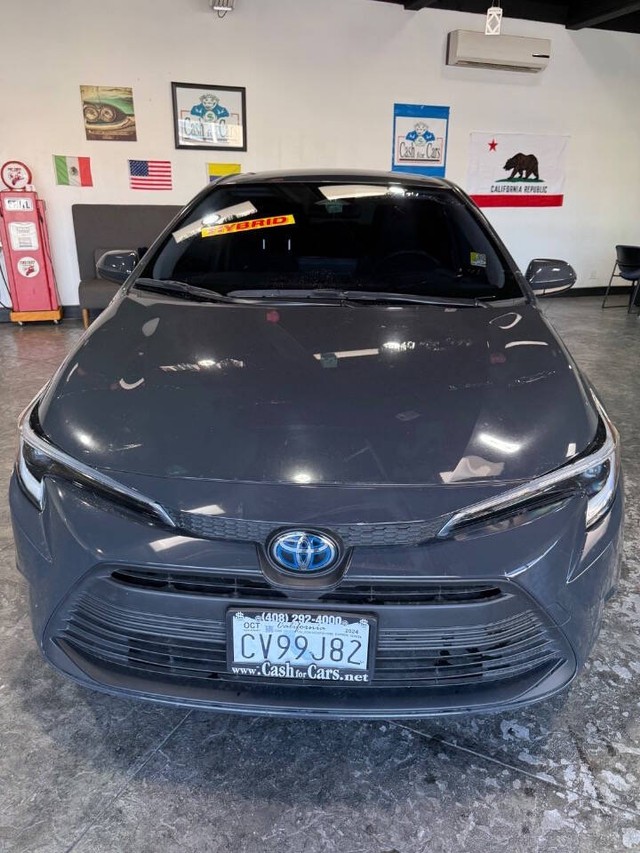 Toyota Corolla Vehicle Full-screen Gallery Image 03