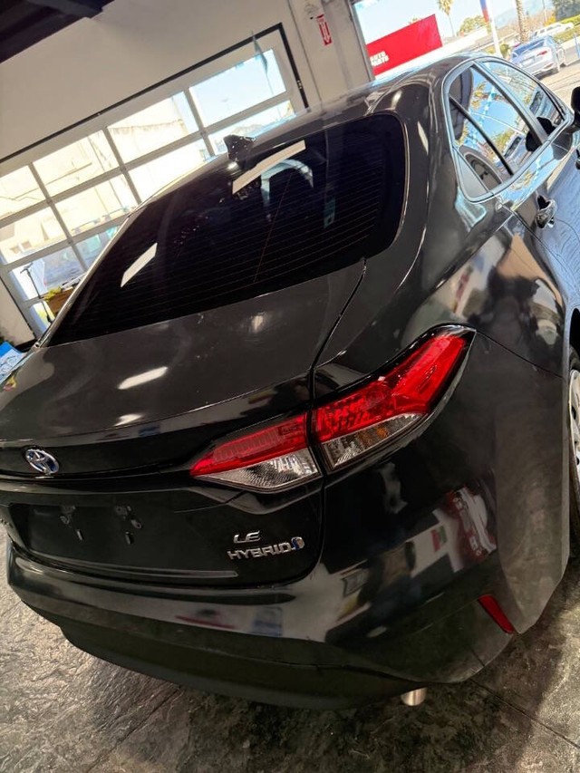 Toyota Corolla Vehicle Full-screen Gallery Image 29