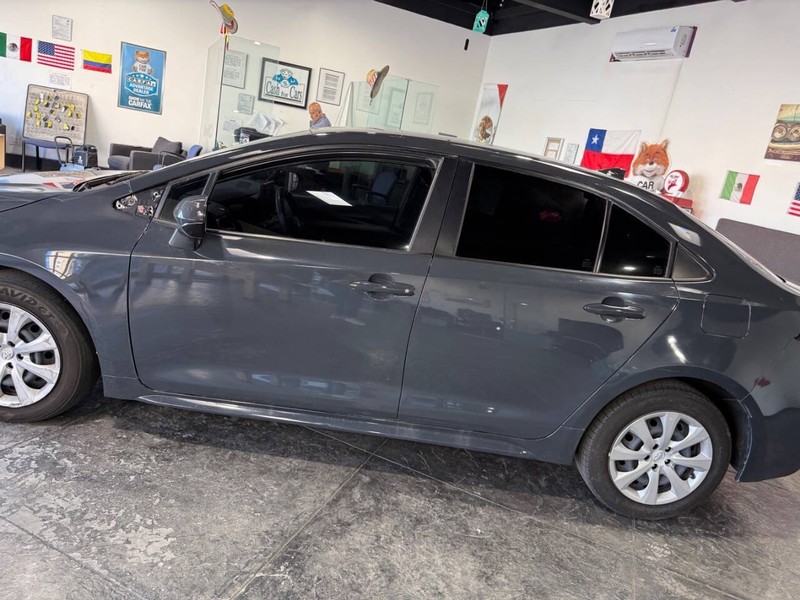 Toyota Corolla Vehicle Full-screen Gallery Image 14