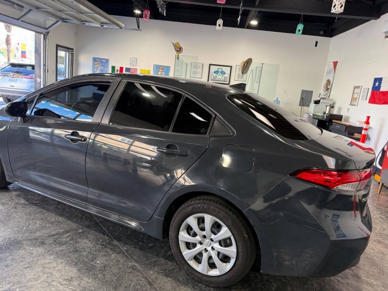 Toyota Corolla Vehicle Full-screen Gallery Image 17