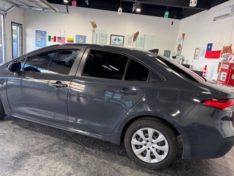 Toyota Corolla Vehicle Full-screen Gallery Image 18