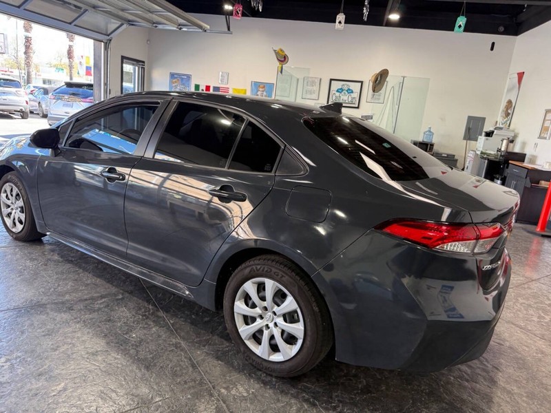 Toyota Corolla Vehicle Full-screen Gallery Image 19