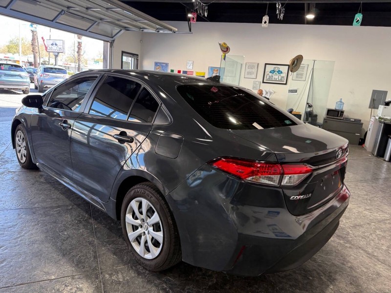 Toyota Corolla Vehicle Full-screen Gallery Image 20