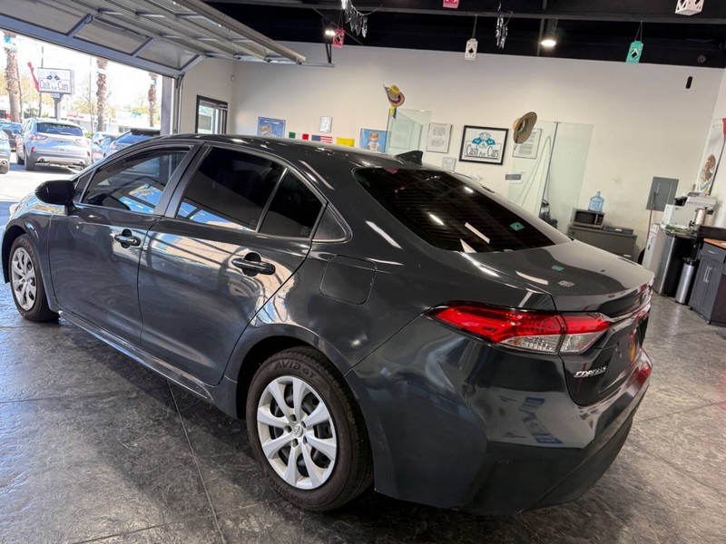 Toyota Corolla Vehicle Full-screen Gallery Image 21
