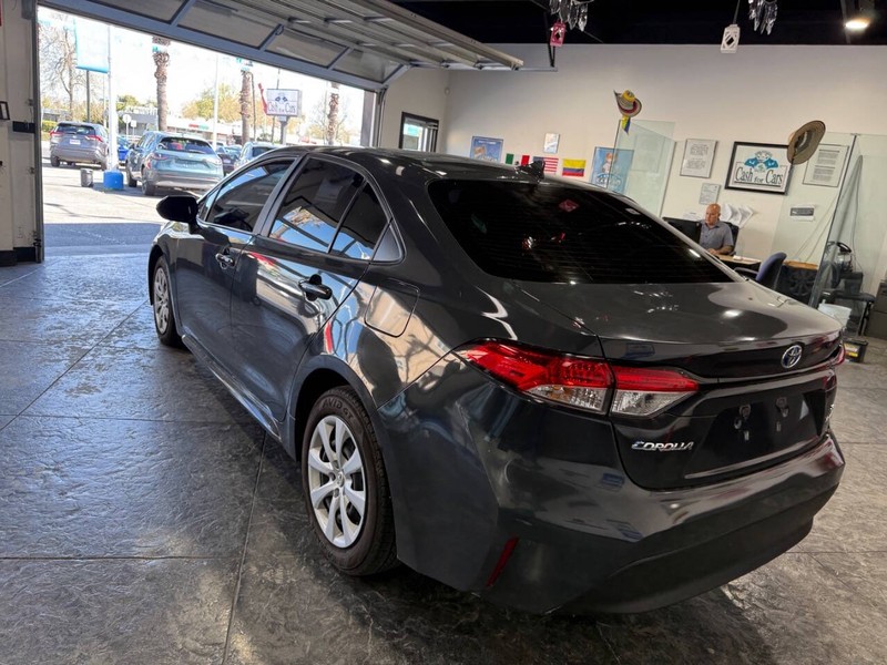 Toyota Corolla Vehicle Full-screen Gallery Image 22