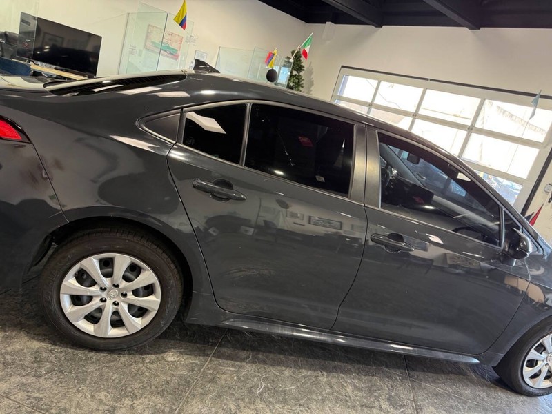 Toyota Corolla Vehicle Full-screen Gallery Image 34