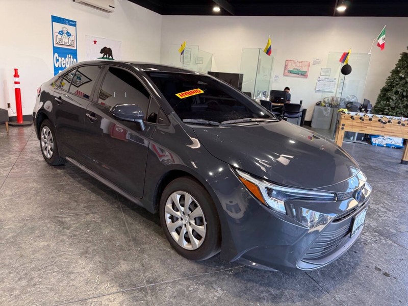 Toyota Corolla Vehicle Full-screen Gallery Image 45