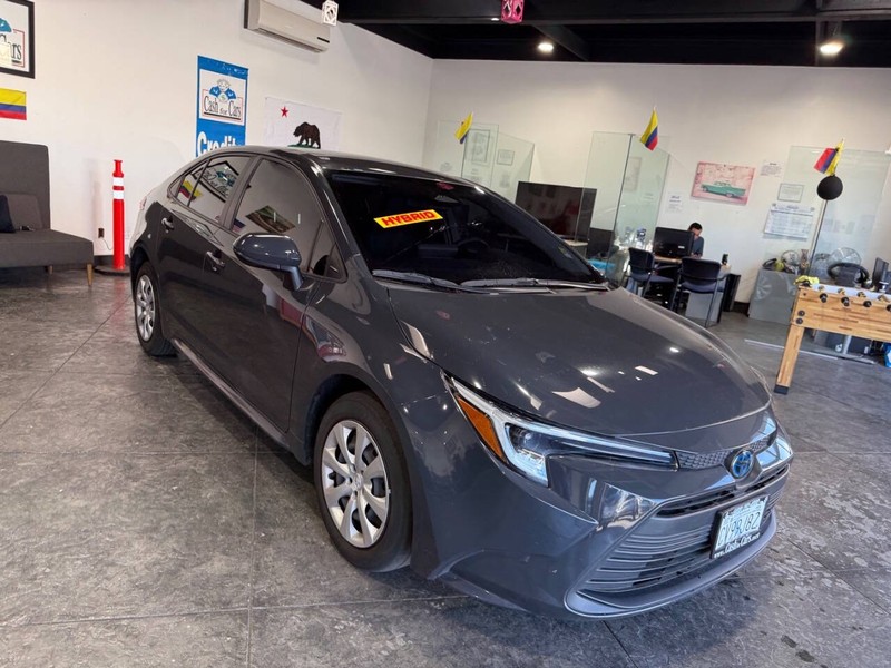 Toyota Corolla Vehicle Full-screen Gallery Image 46