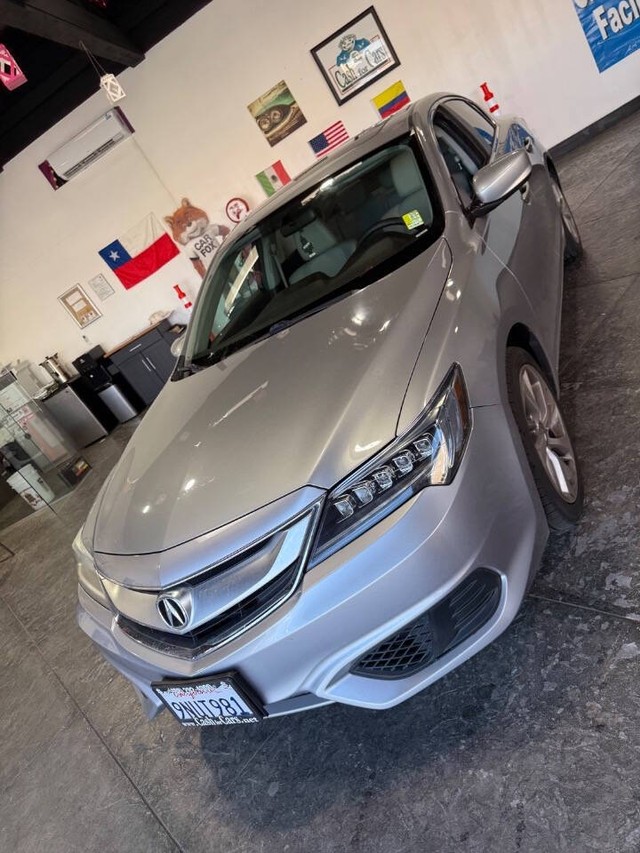 Acura ILX Vehicle Full-screen Gallery Image 05