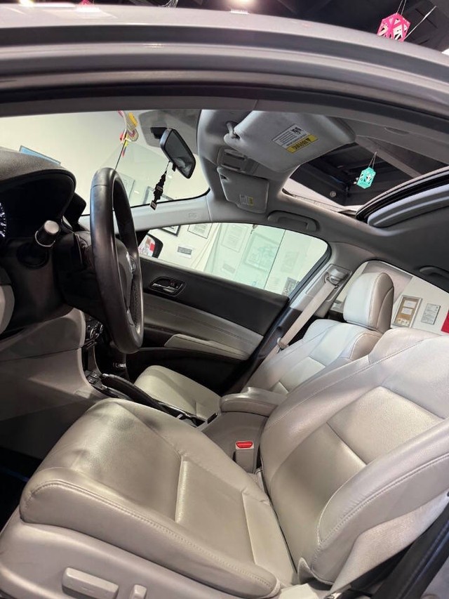 Acura ILX Vehicle Full-screen Gallery Image 48