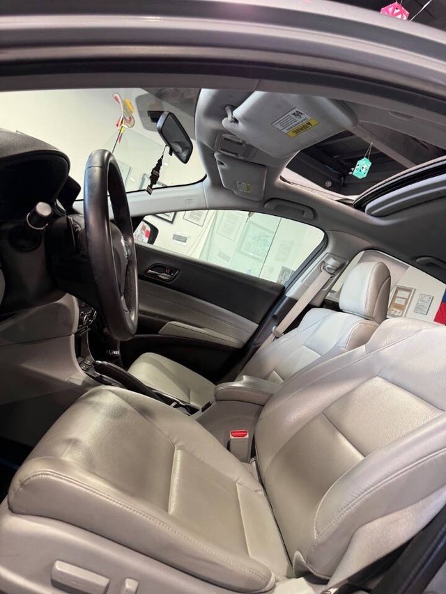 Acura ILX Vehicle Full-screen Gallery Image 49