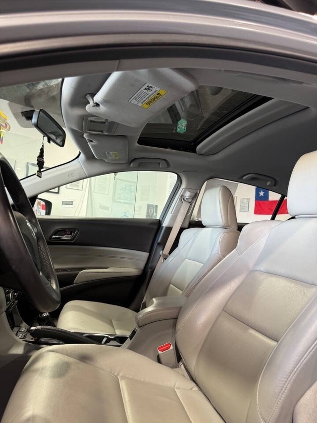 Acura ILX Vehicle Full-screen Gallery Image 50