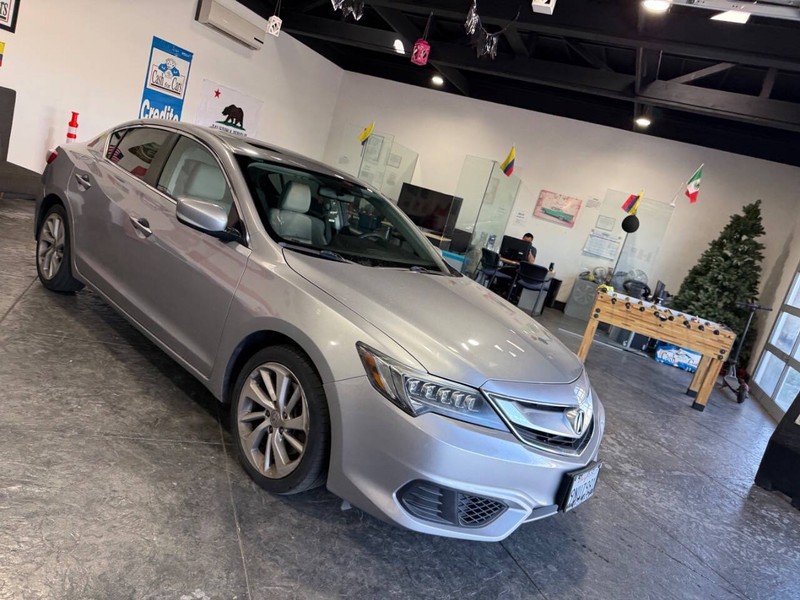 Acura ILX Vehicle Full-screen Gallery Image 32