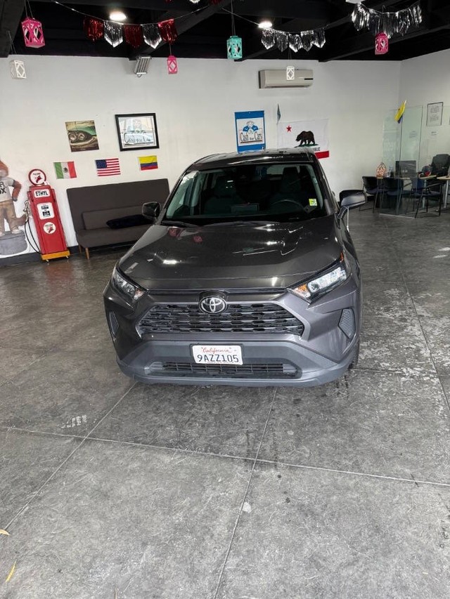 Toyota RAV4 Vehicle Full-screen Gallery Image 50
