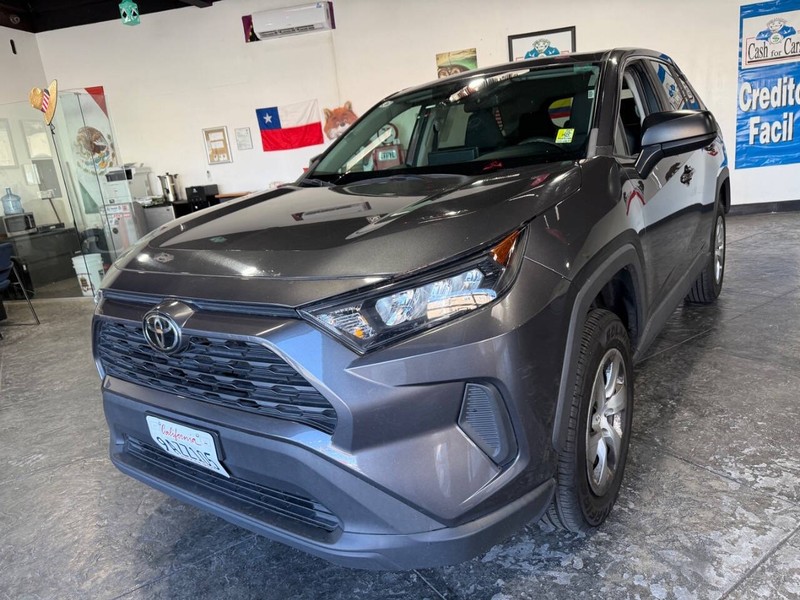 Toyota RAV4 Vehicle Full-screen Gallery Image 06