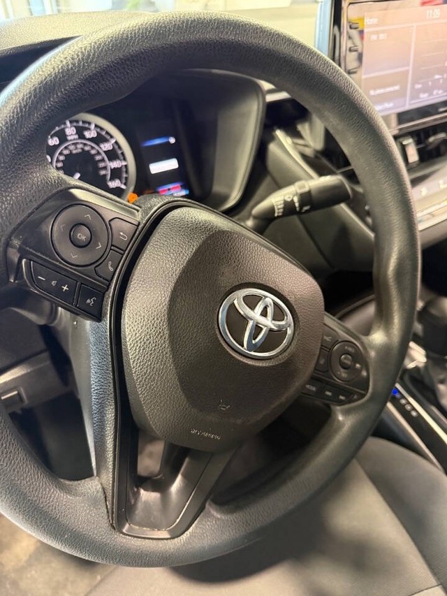 Toyota Corolla Vehicle Full-screen Gallery Image 31
