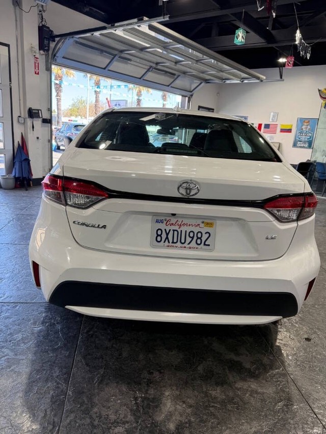 Toyota Corolla Vehicle Full-screen Gallery Image 43