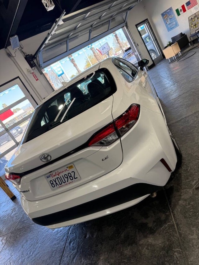 Toyota Corolla Vehicle Full-screen Gallery Image 45