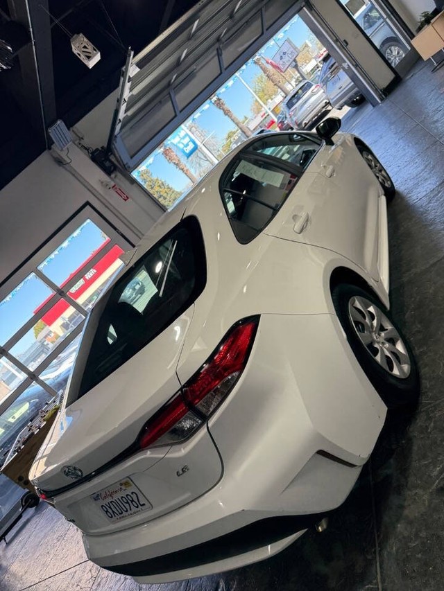 Toyota Corolla Vehicle Full-screen Gallery Image 47