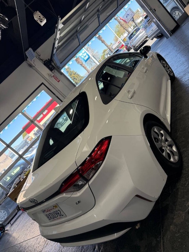 Toyota Corolla Vehicle Full-screen Gallery Image 48