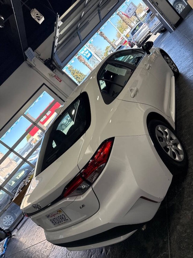 Toyota Corolla Vehicle Full-screen Gallery Image 49