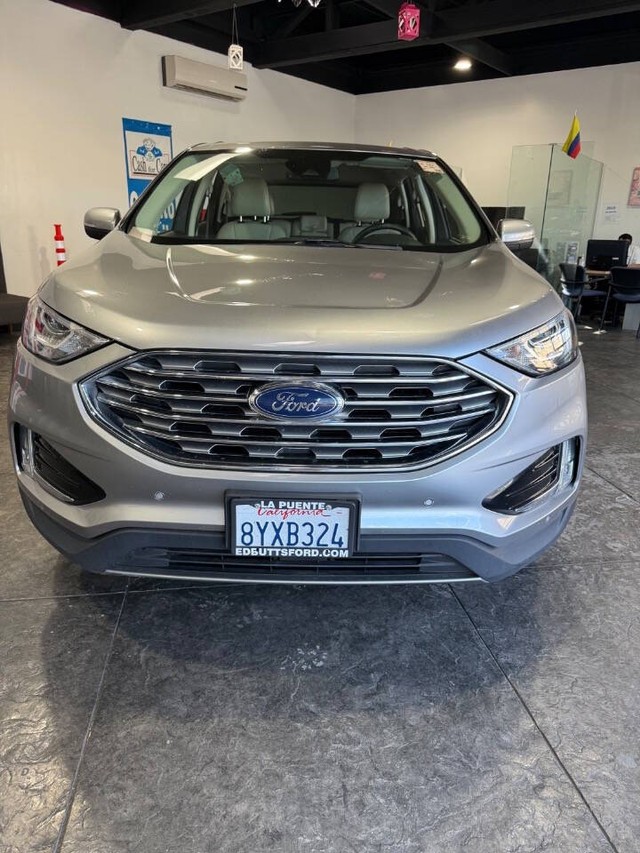 Ford Edge Vehicle Full-screen Gallery Image 03