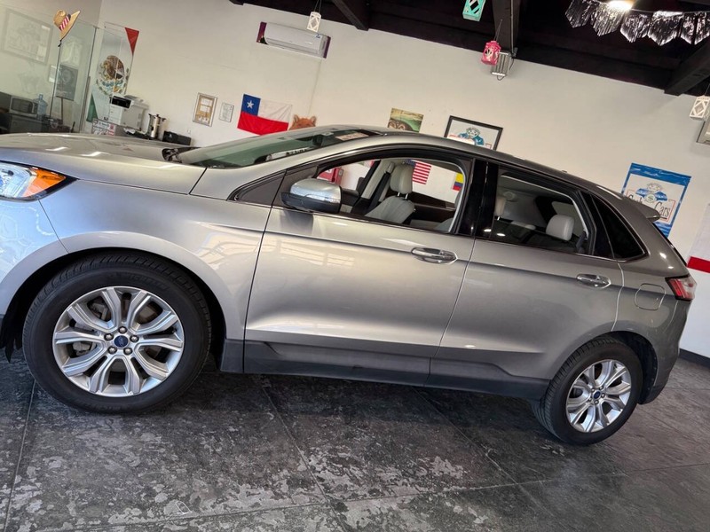Ford Edge Vehicle Full-screen Gallery Image 11