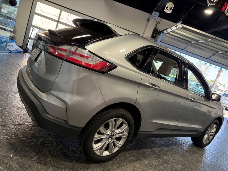 Ford Edge Vehicle Full-screen Gallery Image 26
