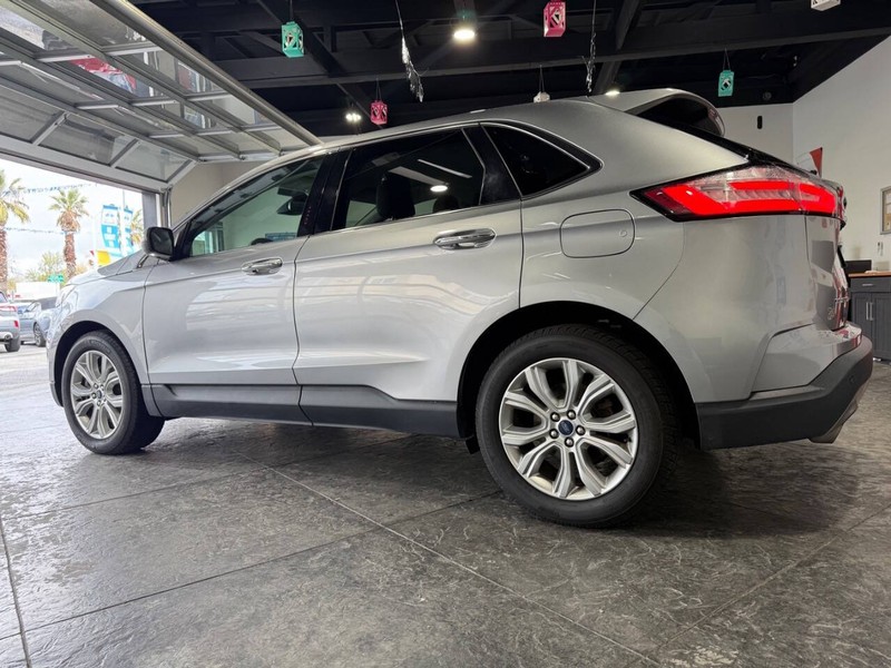 Ford Edge Vehicle Full-screen Gallery Image 35