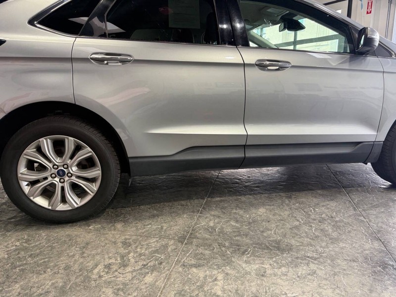 Ford Edge Vehicle Full-screen Gallery Image 42