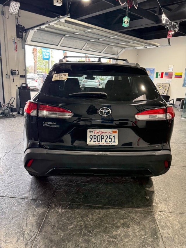 Toyota Corolla Cross Vehicle Full-screen Gallery Image 20