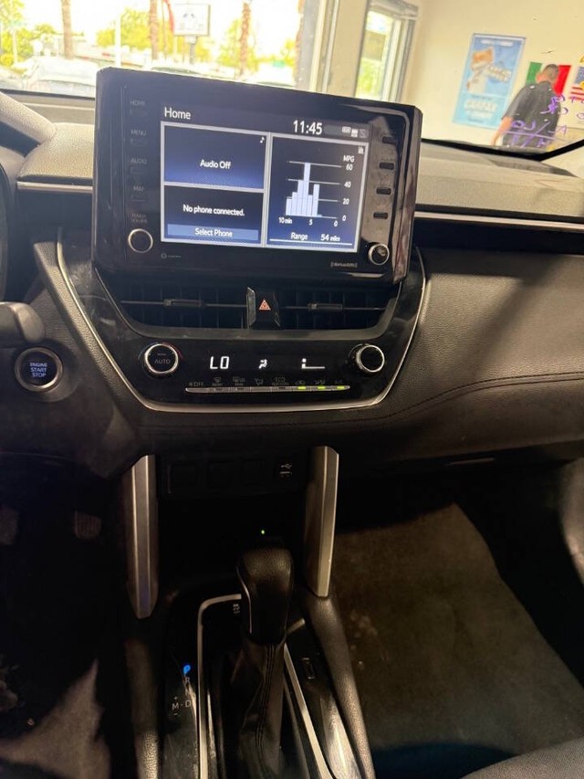Toyota Corolla Cross Vehicle Full-screen Gallery Image 43