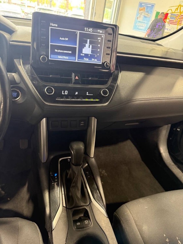 Toyota Corolla Cross Vehicle Full-screen Gallery Image 44
