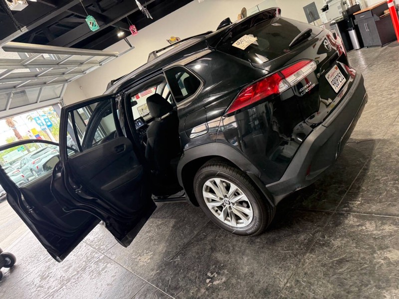 Toyota Corolla Cross Vehicle Full-screen Gallery Image 48