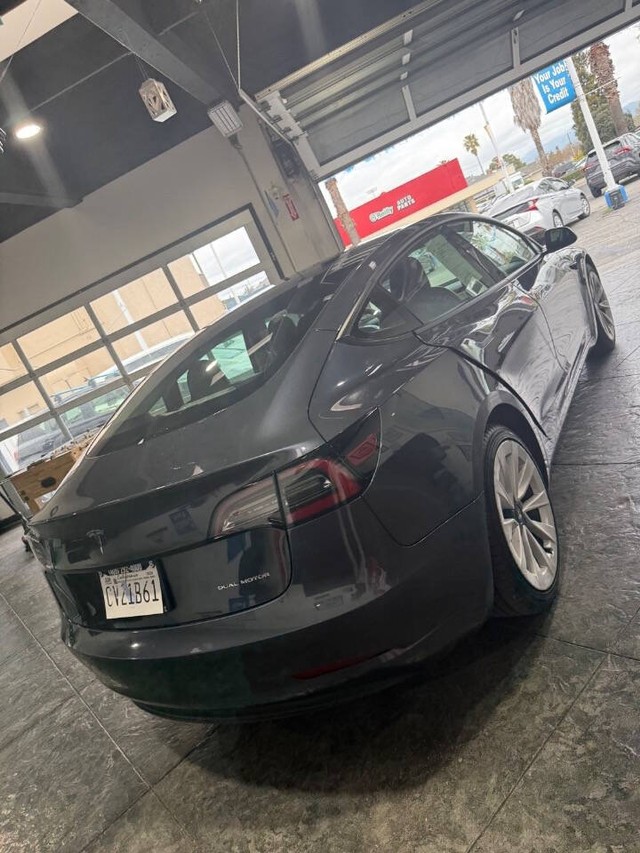 Tesla Model 3 Vehicle Full-screen Gallery Image 13
