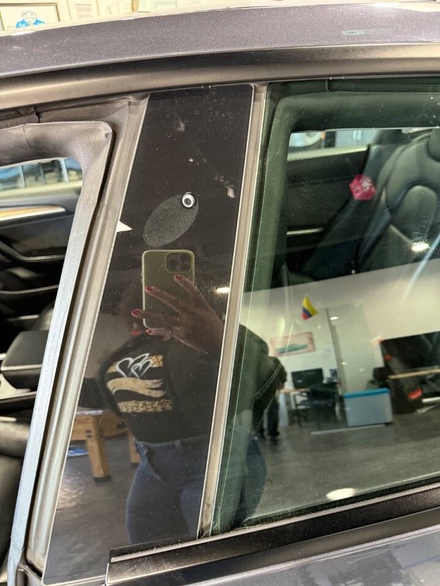 Tesla Model 3 Vehicle Full-screen Gallery Image 39