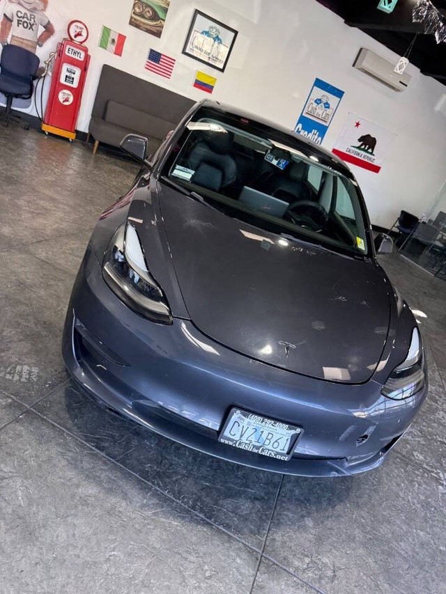 Tesla Model 3 Vehicle Full-screen Gallery Image 41