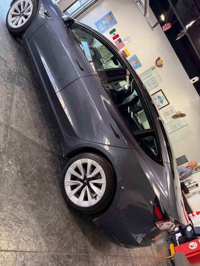 Tesla Model 3 Vehicle Full-screen Gallery Image 50