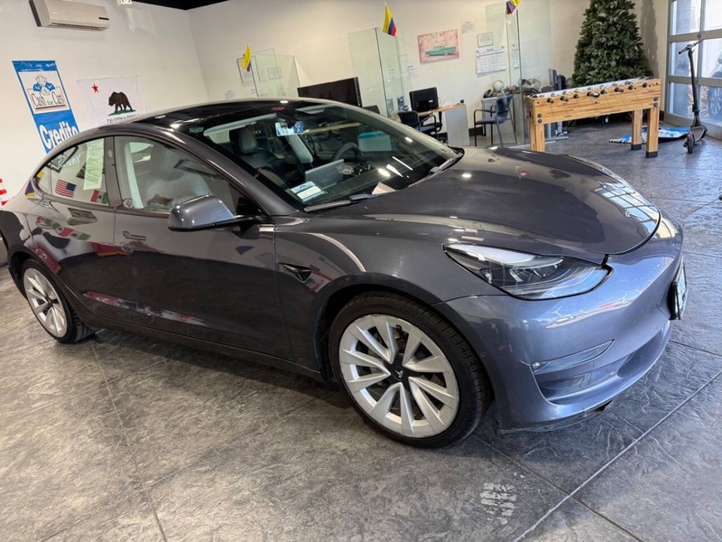 Tesla Model 3 Vehicle Full-screen Gallery Image 26