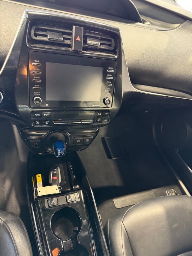 Toyota Prius Vehicle Full-screen Gallery Image 48