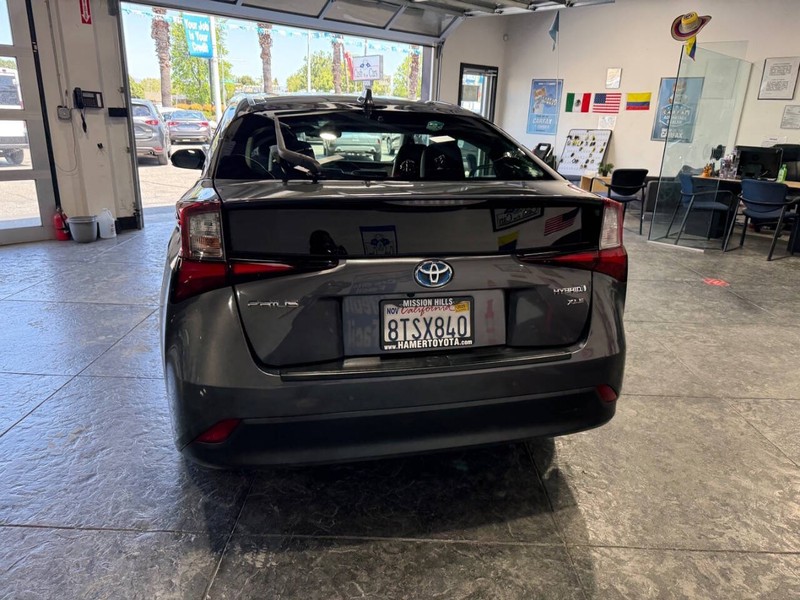 Toyota Prius Vehicle Full-screen Gallery Image 20