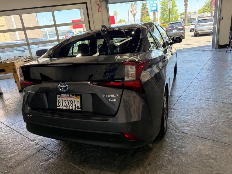 Toyota Prius Vehicle Full-screen Gallery Image 23